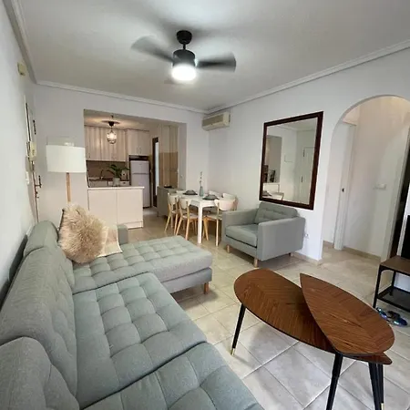 شقة Three Bedroom With Pool In تورّيفيِخا