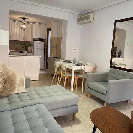Three Bedroom With Pool In تورّيفيِخا