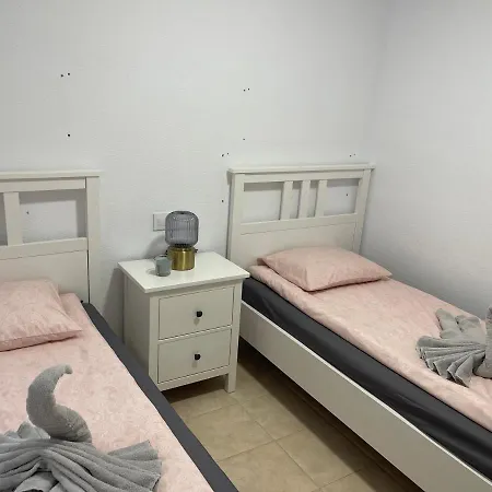 Apartamento Three Bedroom With Pool In