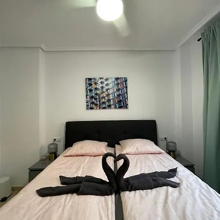Three Bedroom With Pool In Τορεβιέχα